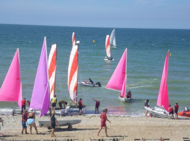  Escuela de vela en catamarán de vela Optimist 